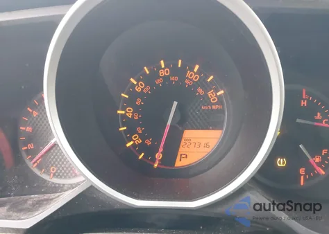 2010 Toyota 4Runner Sr5 V6 z USA, uszkodzony, nr VIN JTEBU5JR0A5009904